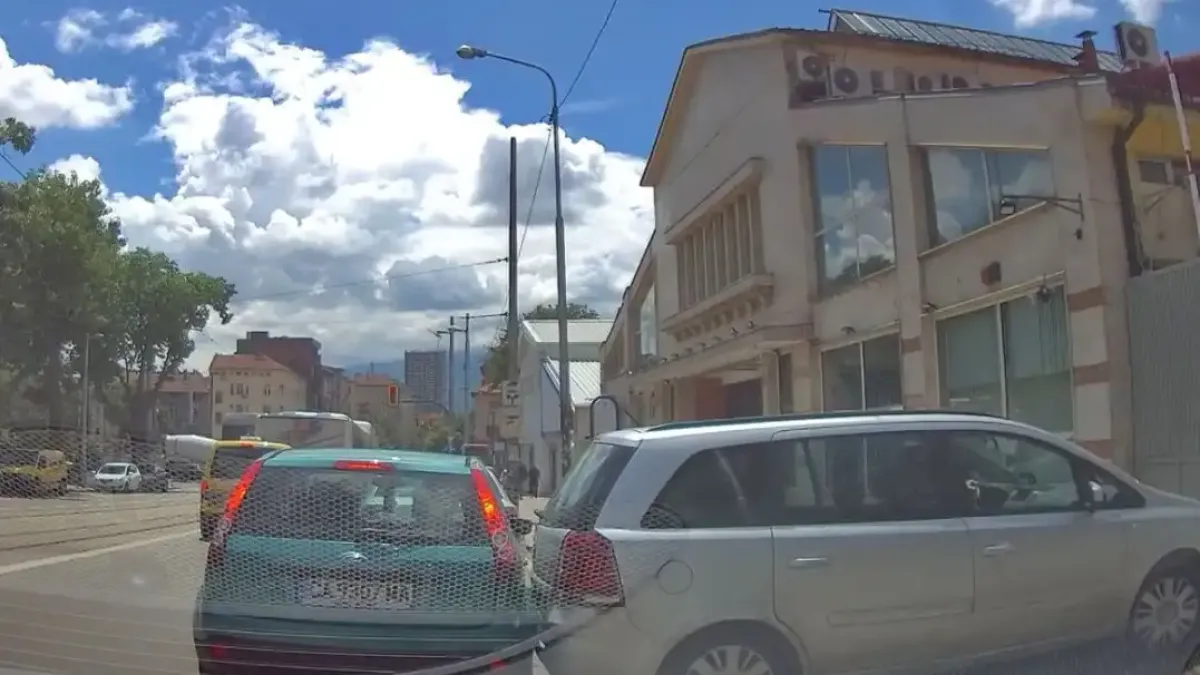 Абсурдна катастрофа разсмя столичани Видео