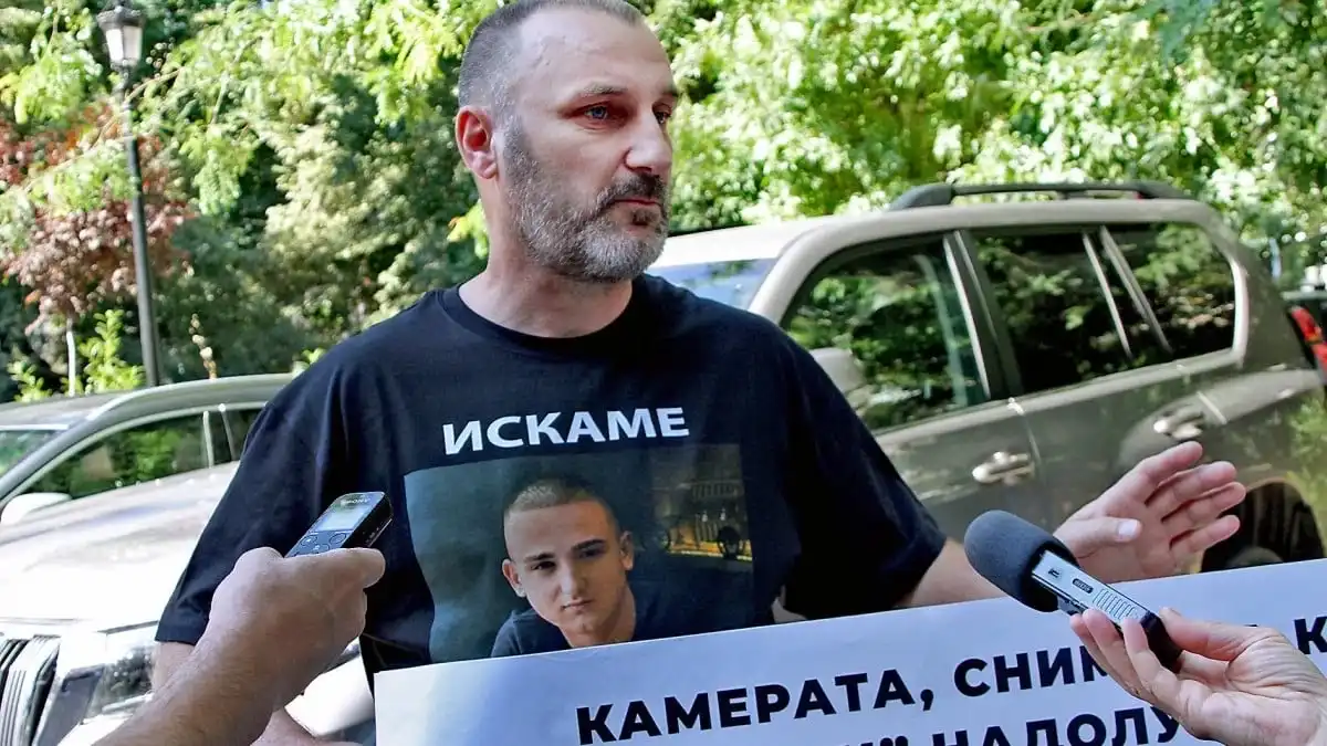 Осъденият за смъртта на Тошко и Виктор се готви за отпуск от затвора