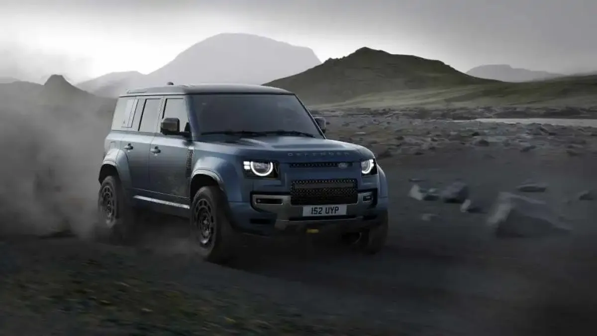 Обновен DEFENDER: Неудържимият 4x4 вече е още по-отличителен и интуитивен