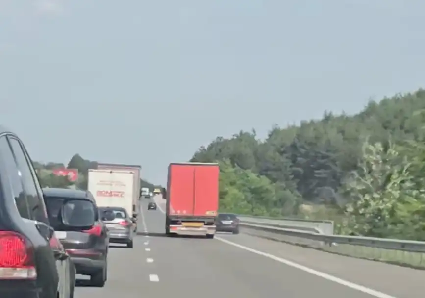 Нови нарушения на АМ „Тракия“: Шофьори не спират да дърпат дявола за опашката Снимки