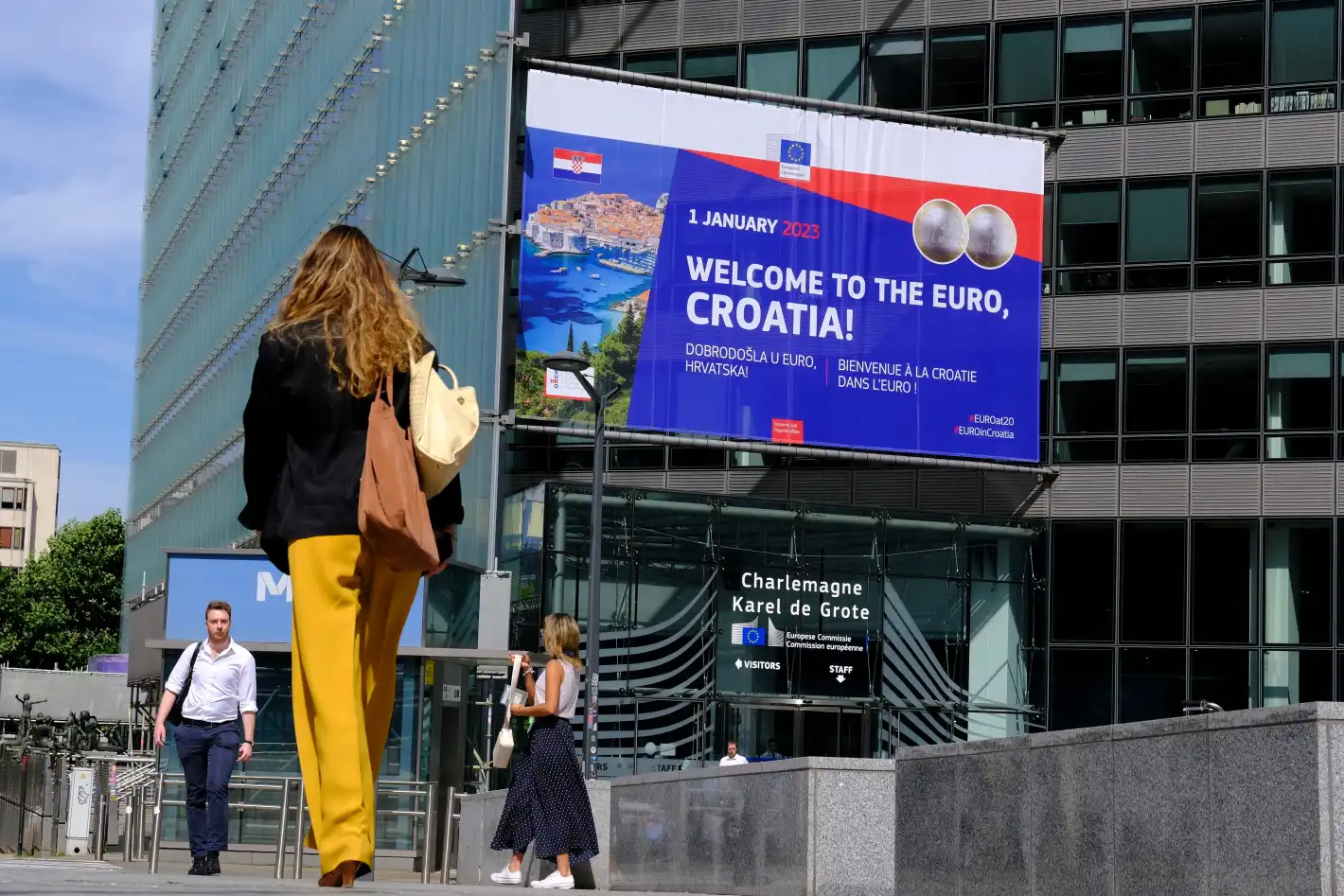 Първите злоупотреби с еврото в Хърватия идват от...