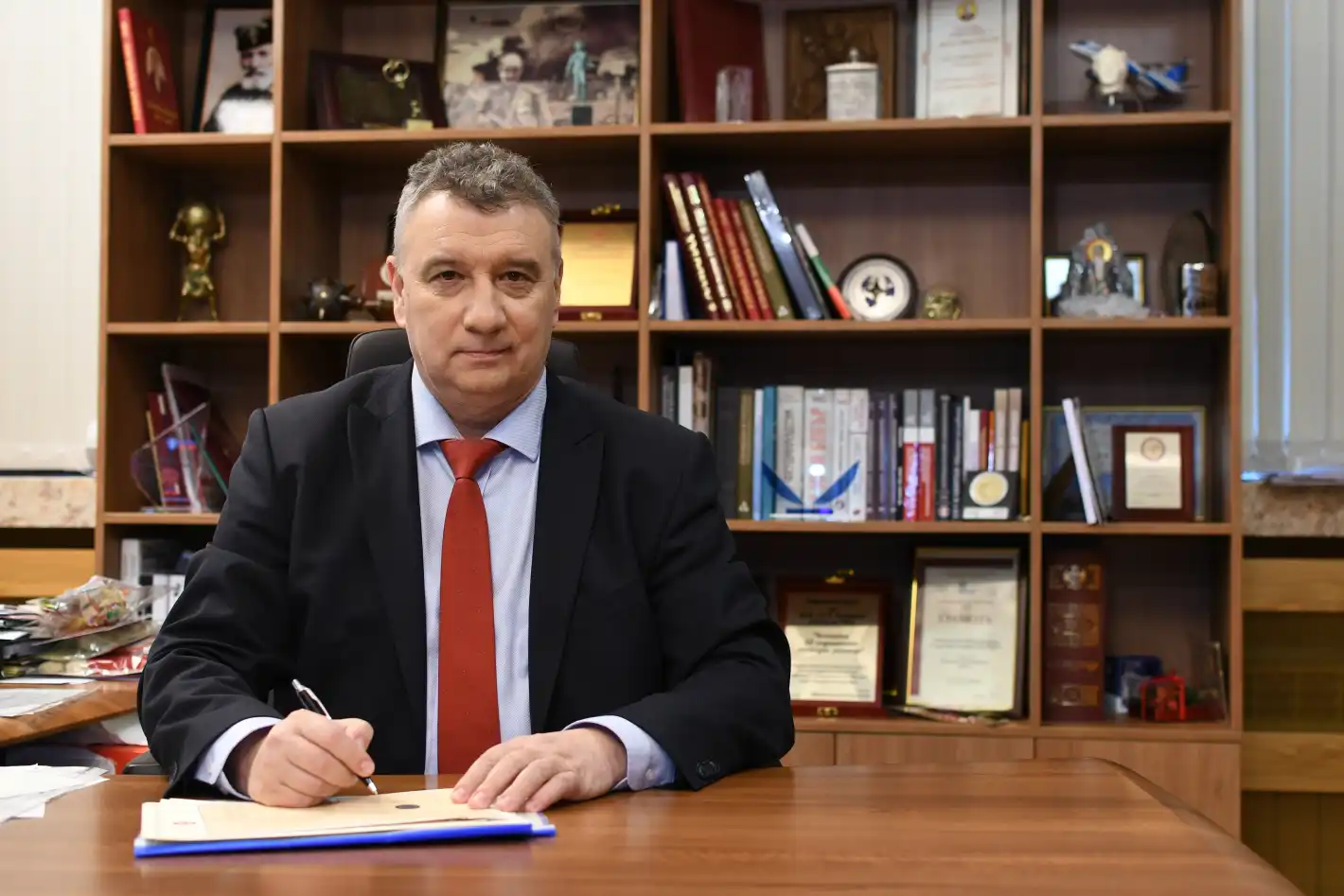 Ректорът на УНСС обяви пред БЛИЦ за големи промени и нови правила