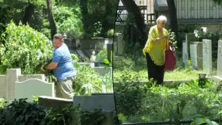 Ето колко струва чистенето на гроб преди Задушница