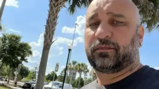 Мишо Шамара се размина на косъм с 15 акули край Флорида