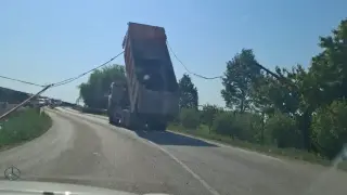 Пореден сакатлък с камион, мрежата прегря от подигравки Снимка