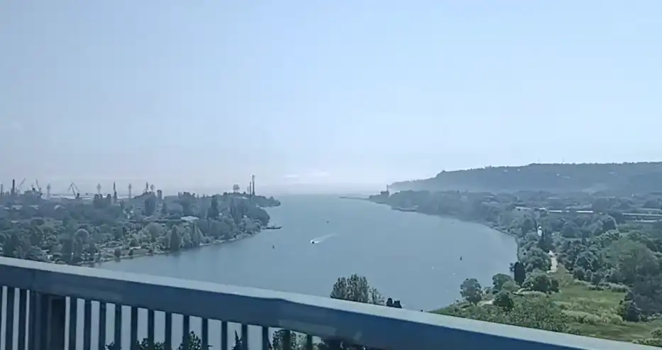 Нещо странно се случва над варненския залив Видео