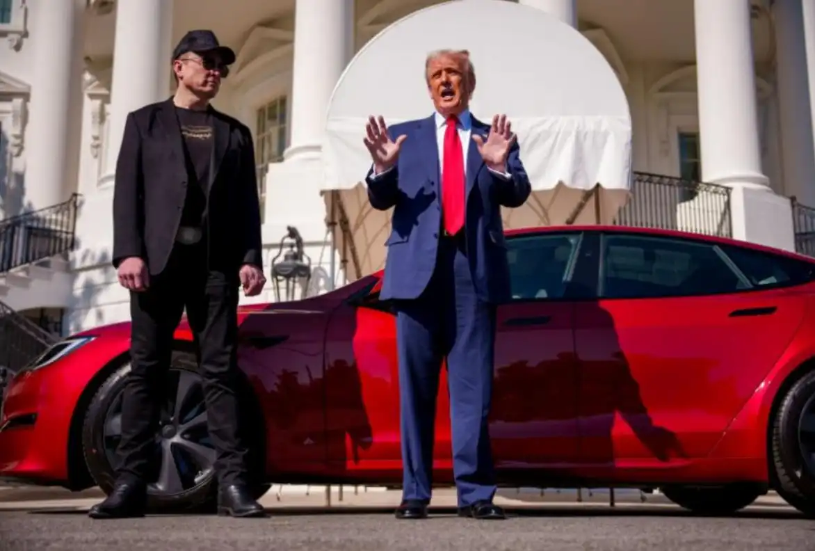 Тръмп взе крайно решение – хвърля ключовете от червената Tesla, закупена заради Мъск