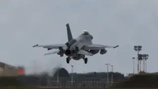 F-16 номер две за България: пристигането, което всички чакаха