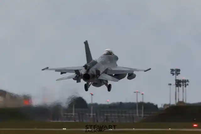 Оферта? Румъния купува 18 изтребителя F-16 за по 1 евро