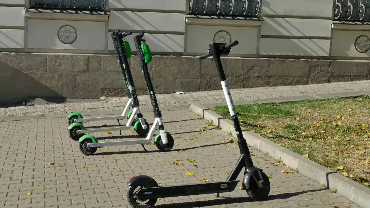 Нов проблем с електрическите тротинетки