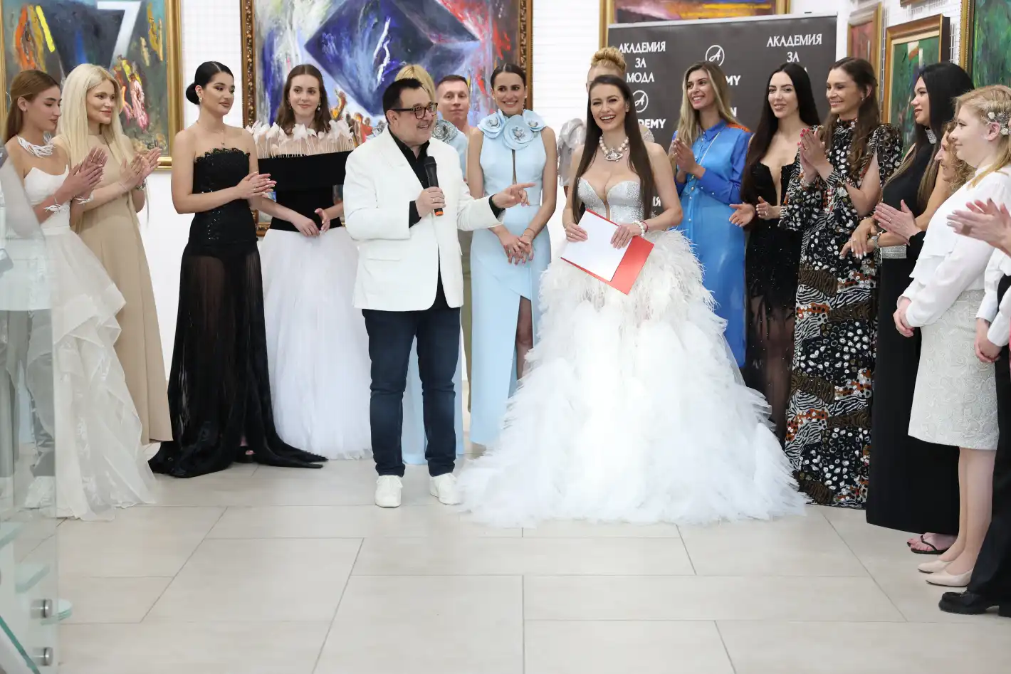 Новата естетика на лятото: директно от Академията за мода Снимки