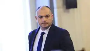 Филип Попов