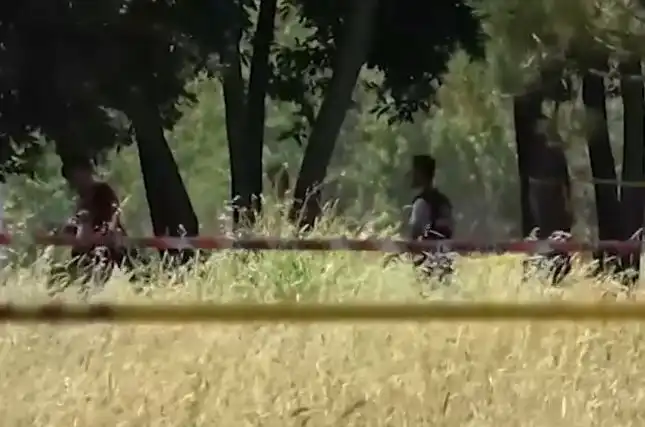 Мистерия в Рим: Румънка и бебето й открити мъртви, скрити под торба в парк Видео