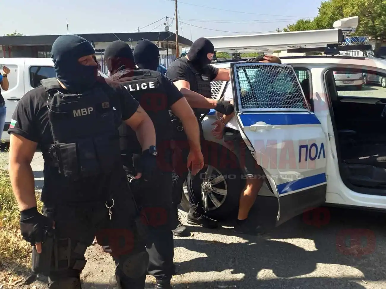 Ченгетата с голям удар край морето