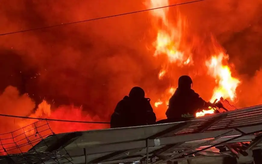 Взривове разтърсиха Киев по тъмно, поразено е родилно отделение в Одеса Видео