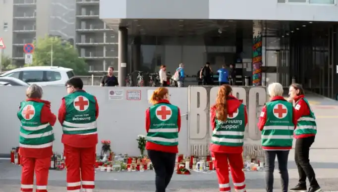Самоделна бомба и прощално писмо открити в дома на стрелеца от Грац