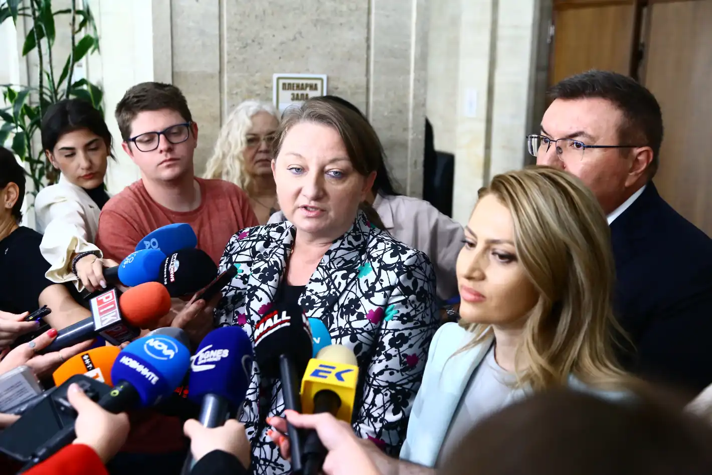 Сачева с тежки думи към президента: Когато си държавен глава, трябва да...