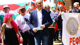 Парламентът ще се тресе другата седмица