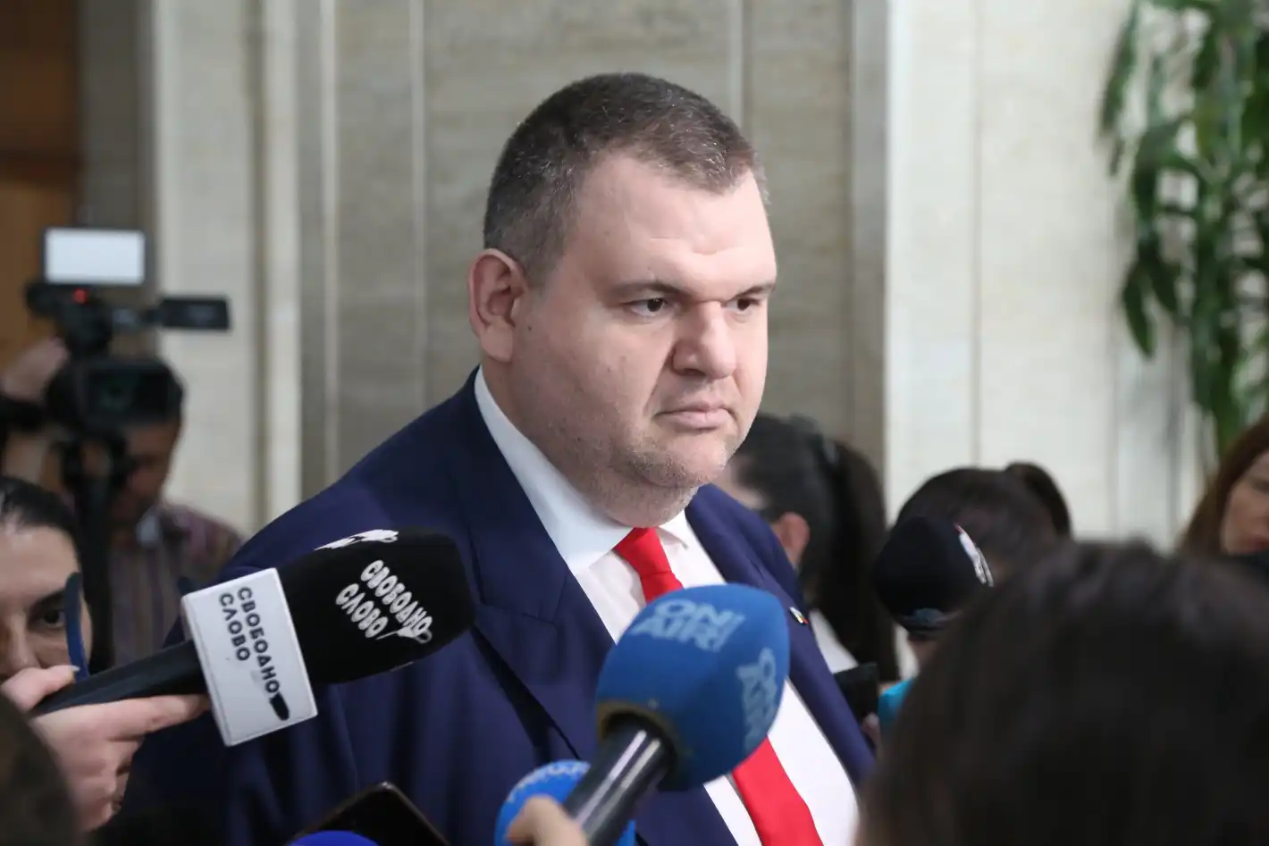 Човек на Борисов потвърди думите на Пеевски: Кабинетът няма да падне, докато има подкрепата на ДПС-Ново начало
