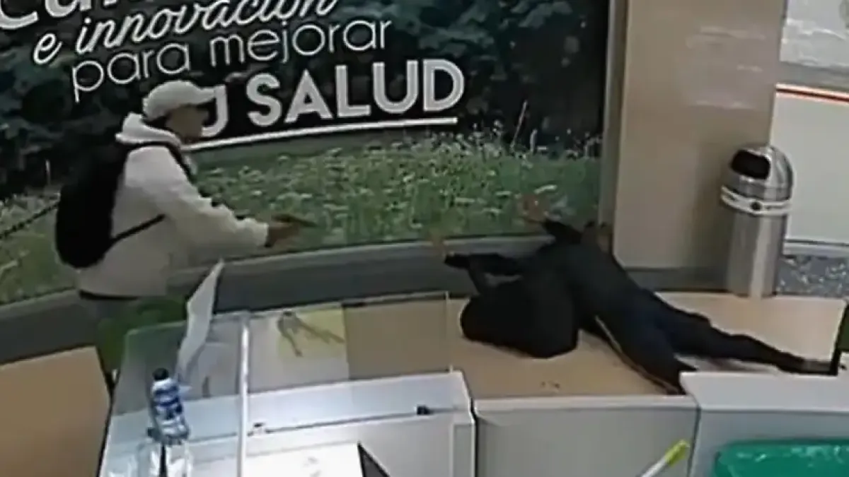 Видео 18+ запечата престрелка между обирджии и инкасатори в търговски център