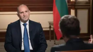 Андролова издаде слабостта на Радев