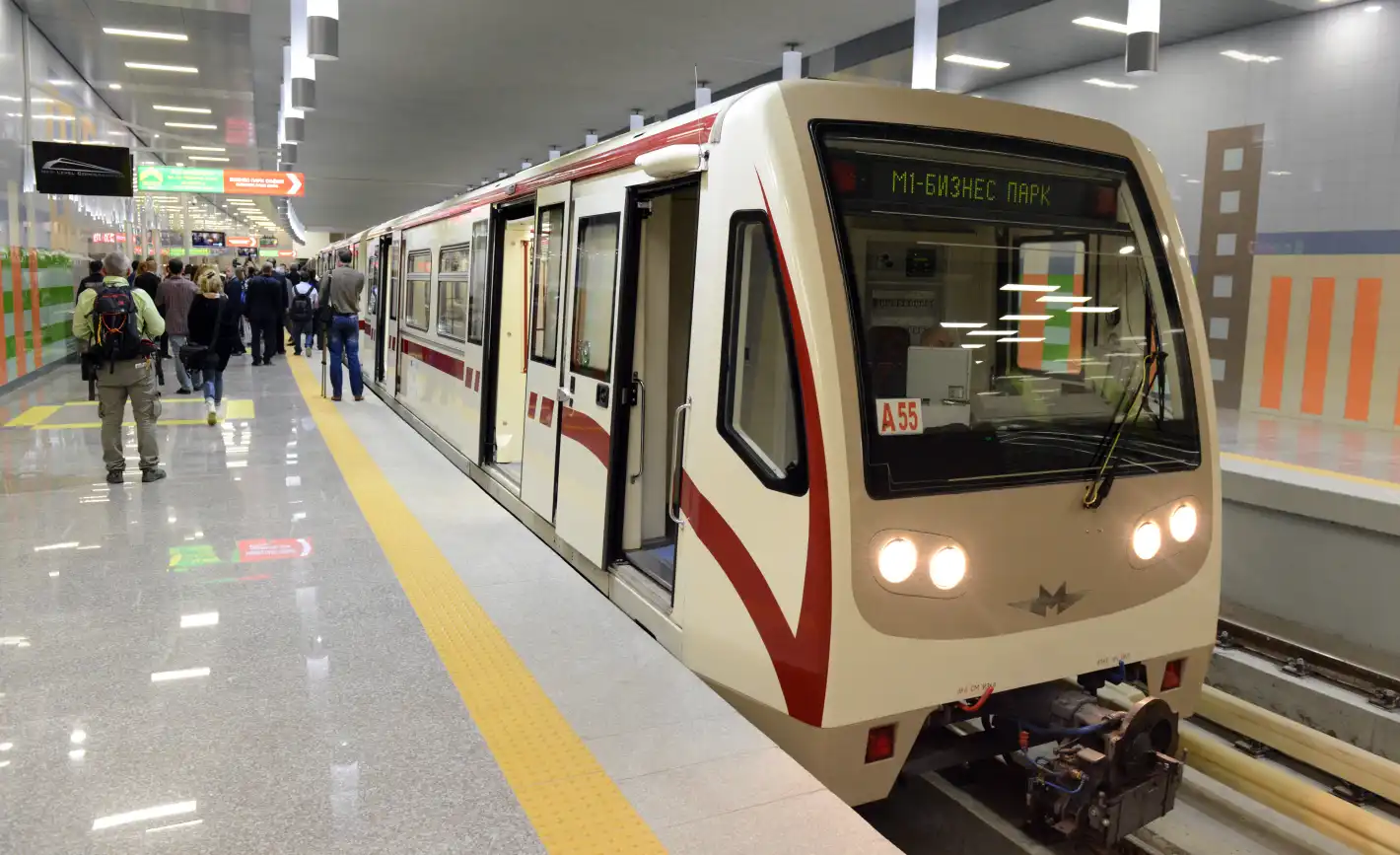 Пиян тунизиец налита на жени около столична метростанция Снимки