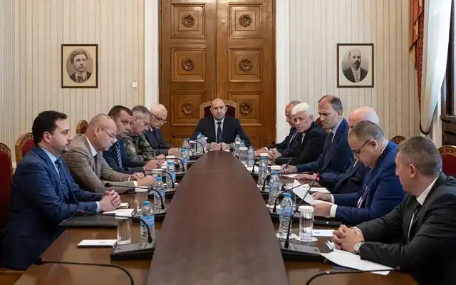 Радев свика консултативна среща заради напрежението в Близкия изток