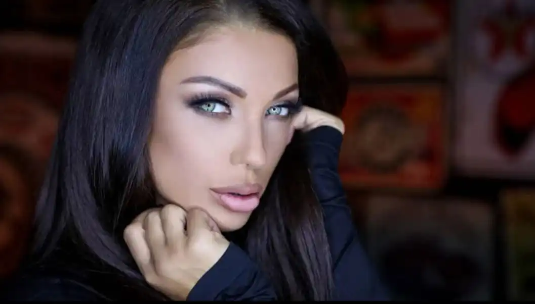 Емануела не е на себе си: Синът й се оказа сред лидерите на... Снимка