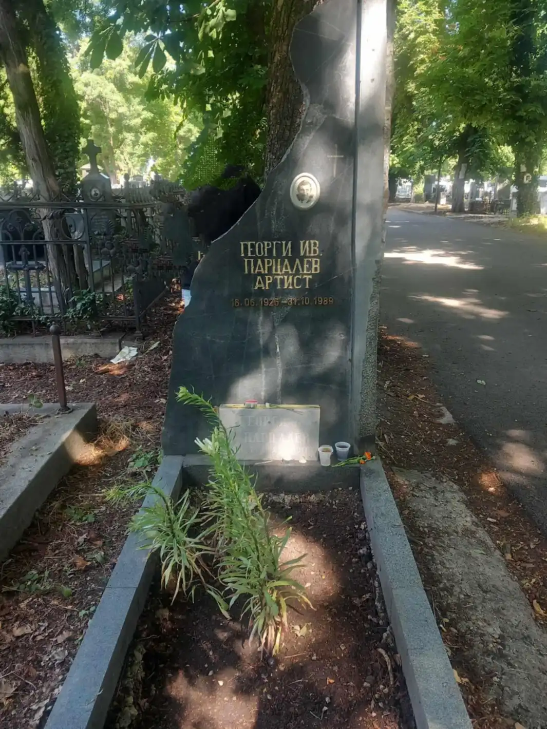 Малко чудо на гроба на Парцалев в навечерието на 100-годишнината от рождението му