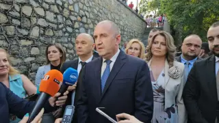 Радев: Има социологическа пропаганда и реклама на еврото