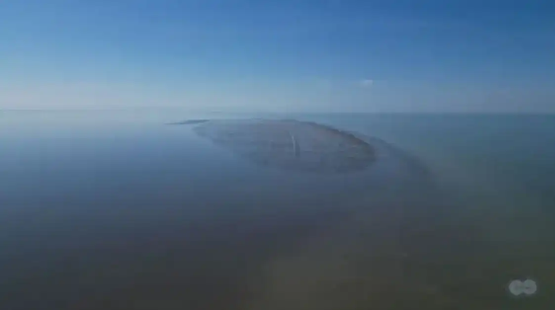 Изневиделица: Откриха нов остров в Каспийско море, но все още никой не е стъпил на него
