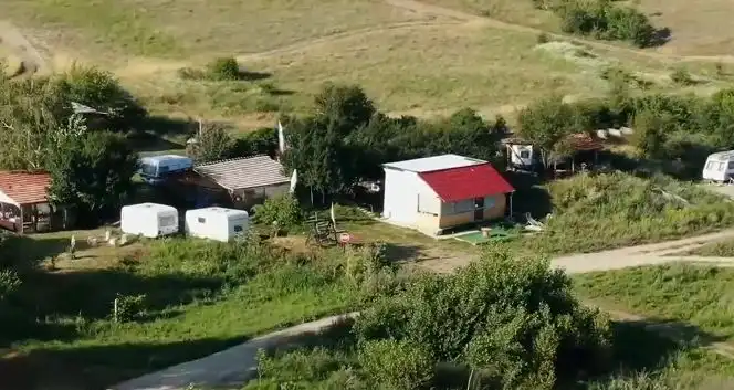 Бутат бунгалата и караваните край язовир „Огоста”