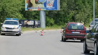 Първо в БЛИЦ! Моторист загина при зверски удар край Хисаря Видео