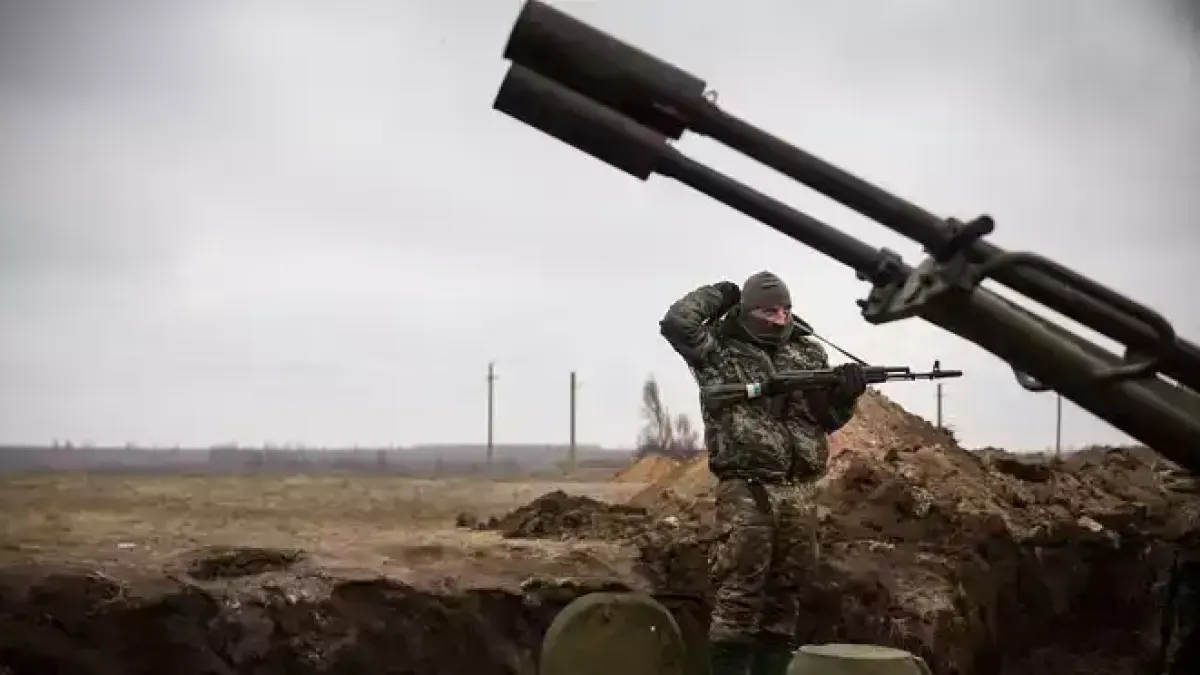 "Невъзможно е да ги съборим": Русия прилага нова, по-опасна тактика с дронове срещу Украйна