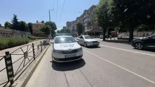 Врачани гледат и щракат с телефоните, такова нещо не се вижда всеки ден Снимки