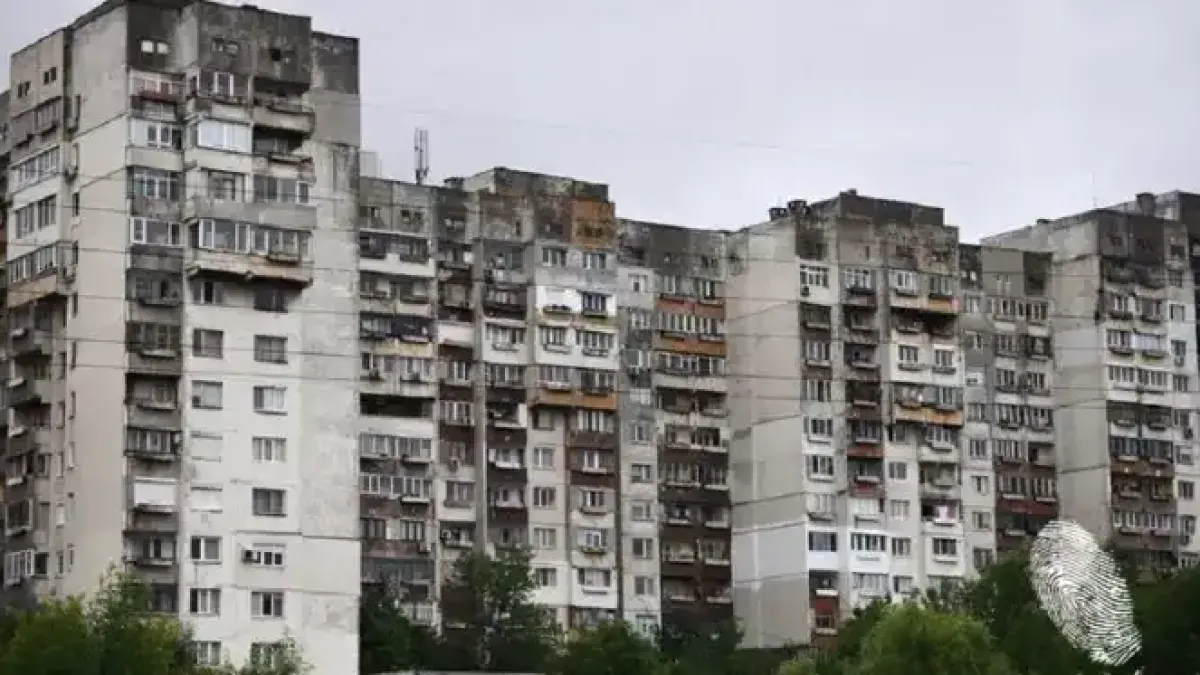 Цял блок в столичен квартал под денонощен тормоз, домоуправителят дори...