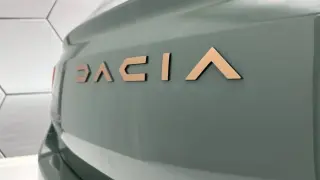 Всички я очакват: Какво ще представлява новата Dacia Sandero?