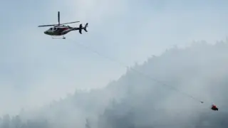 Балканите пламнаха: Пожар в периферията на 120-хиляден град