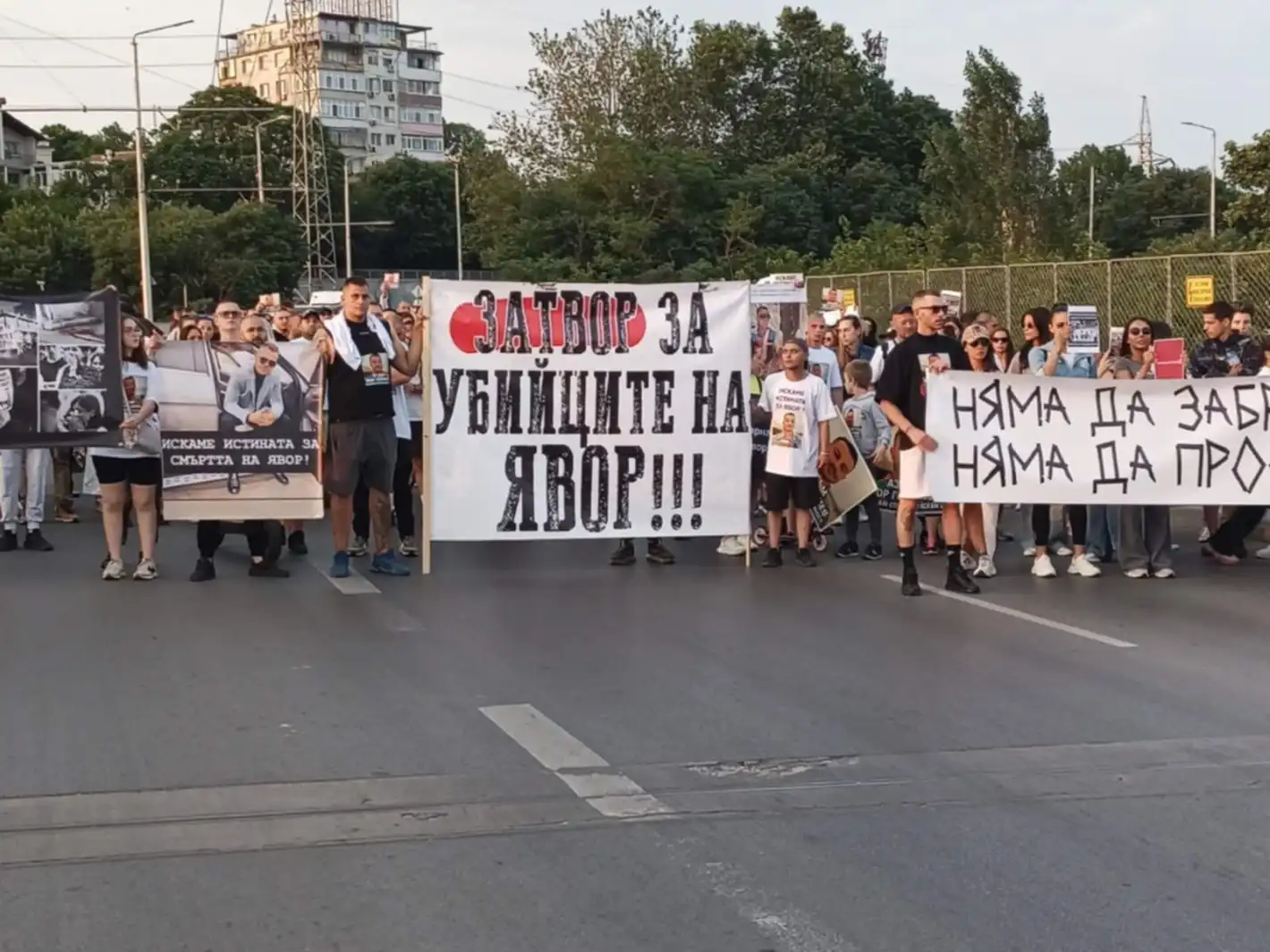 Смъртта на Явор – ръководство за употреба
