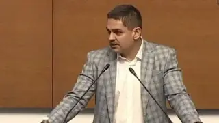 Радостин Василев разсмя НС с чутовен гаф от трибуната, обясни се в любов на...