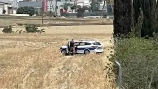 Посред бял ден! Спипаха полицаи със свалени гащи да правят секс в патрулка Видео 18+