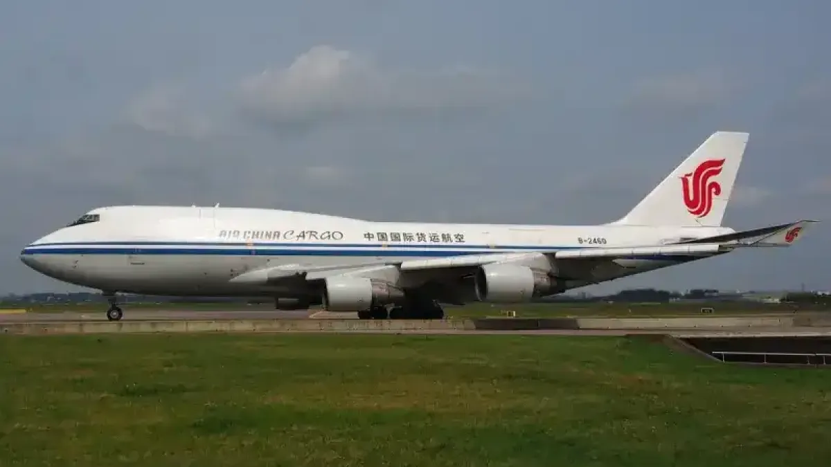 Западът гадае: Какво изпраща Китай на Иран с транспортни самолети Boeing