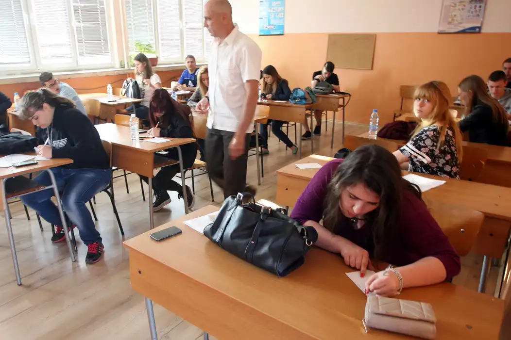 Искат като в соца: Родители настояват за промени в приема след 7-и клас