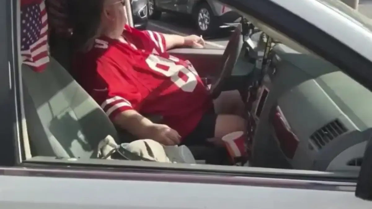 Полицаи застреляха мъж, след като блъсна полицейска кола в САЩ Видео 18+