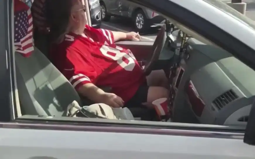 Полицаи застреляха мъж, след като блъсна полицейска кола в САЩ Видео 18+
