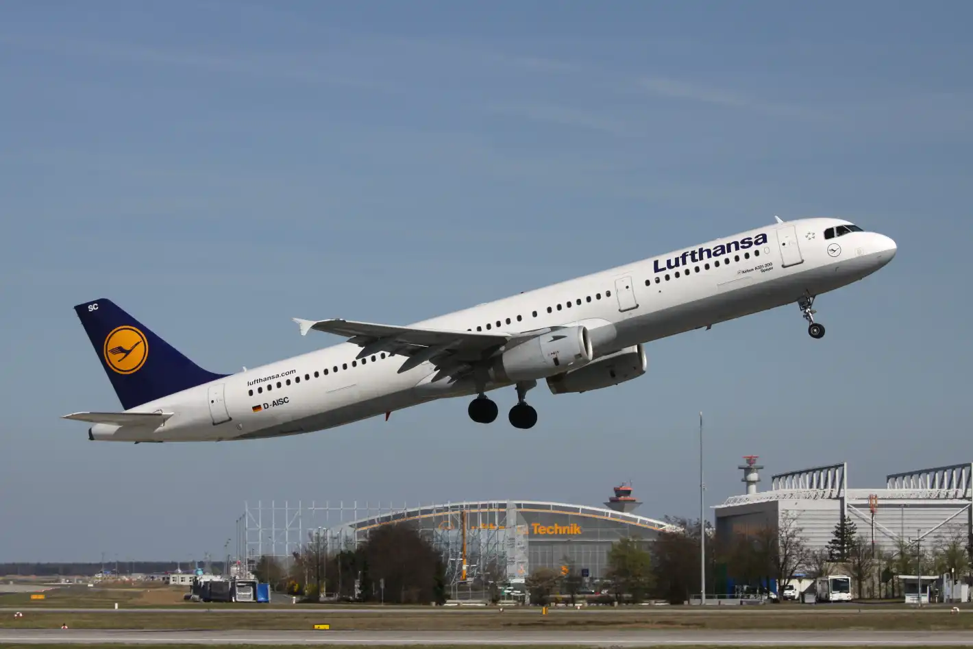 Самолет Lufthansa летял 10 минути без пилот
