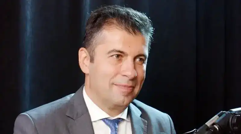 Мълва: Кирил Петков тайно избягал до Турция за операция, ето причината Снимки