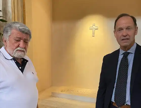 Вежди Рашидов се поклони пред гроба на папа Франциск