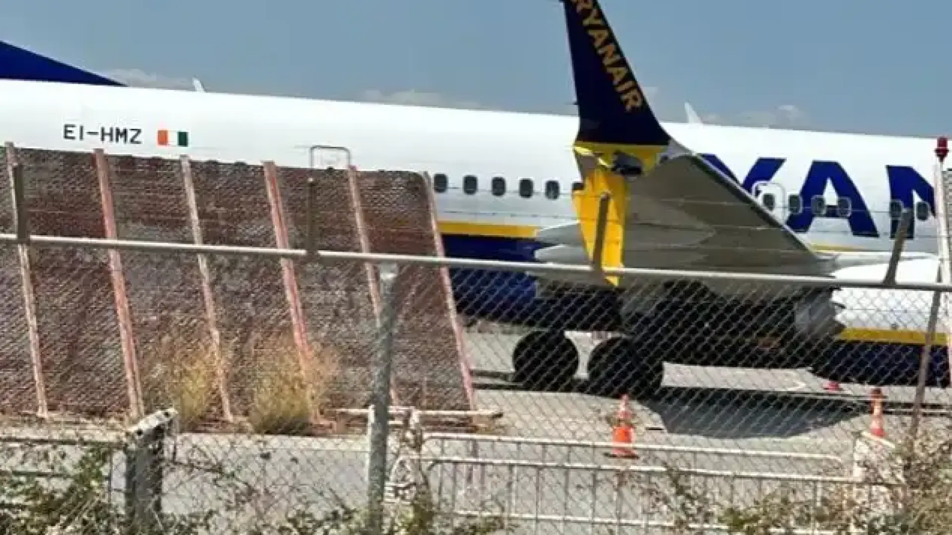 Пътнически самолет катастрофира в Южна Гърция Снимки