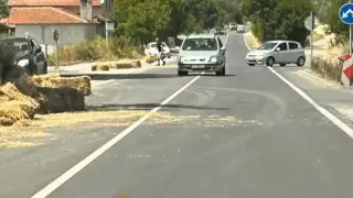 Инцидент с бали сено и БМВ озадачи всички в Благоевград Снимки